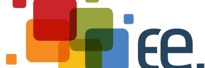 Man sieht verschiedenfarbige Kästchen die bunt übereinander liegen, daneben die beiden Buchstaben Ee