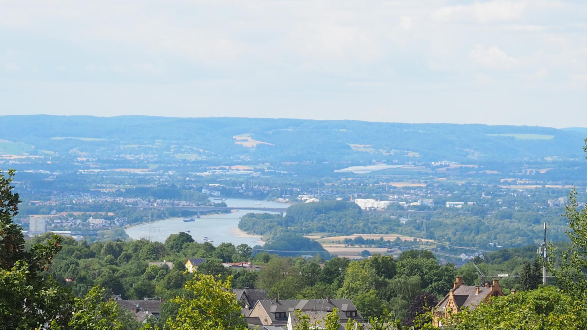 Ausblick auf den Rhein und Koblenz