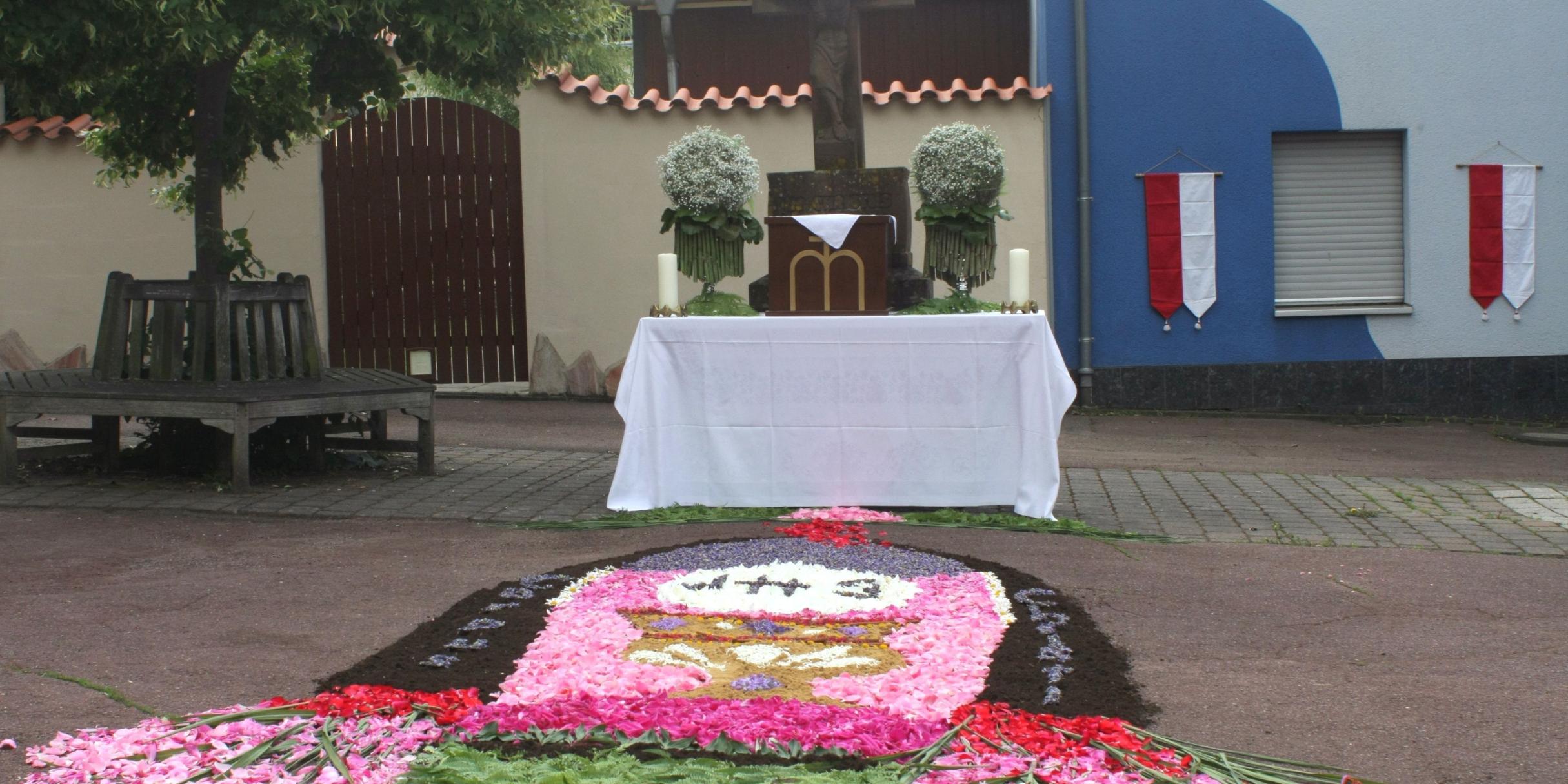 Blumenteppich in Ruwer (c) Stefan Weinert Blumenteppich in Ruwer